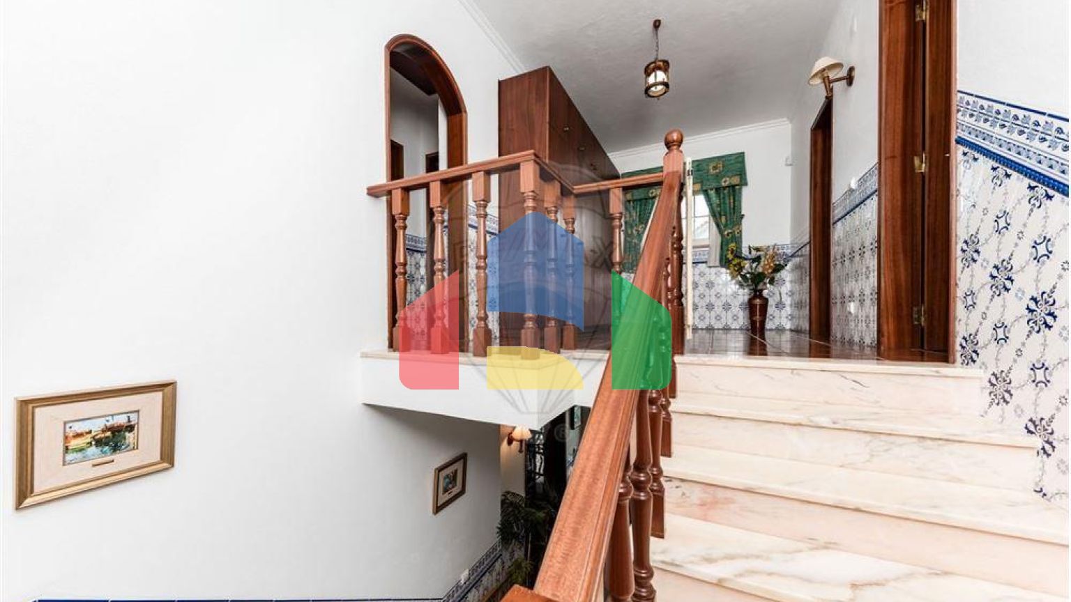 Residential - Single Family Home - T6 - Pontinha e Famões, Odivelas - PT