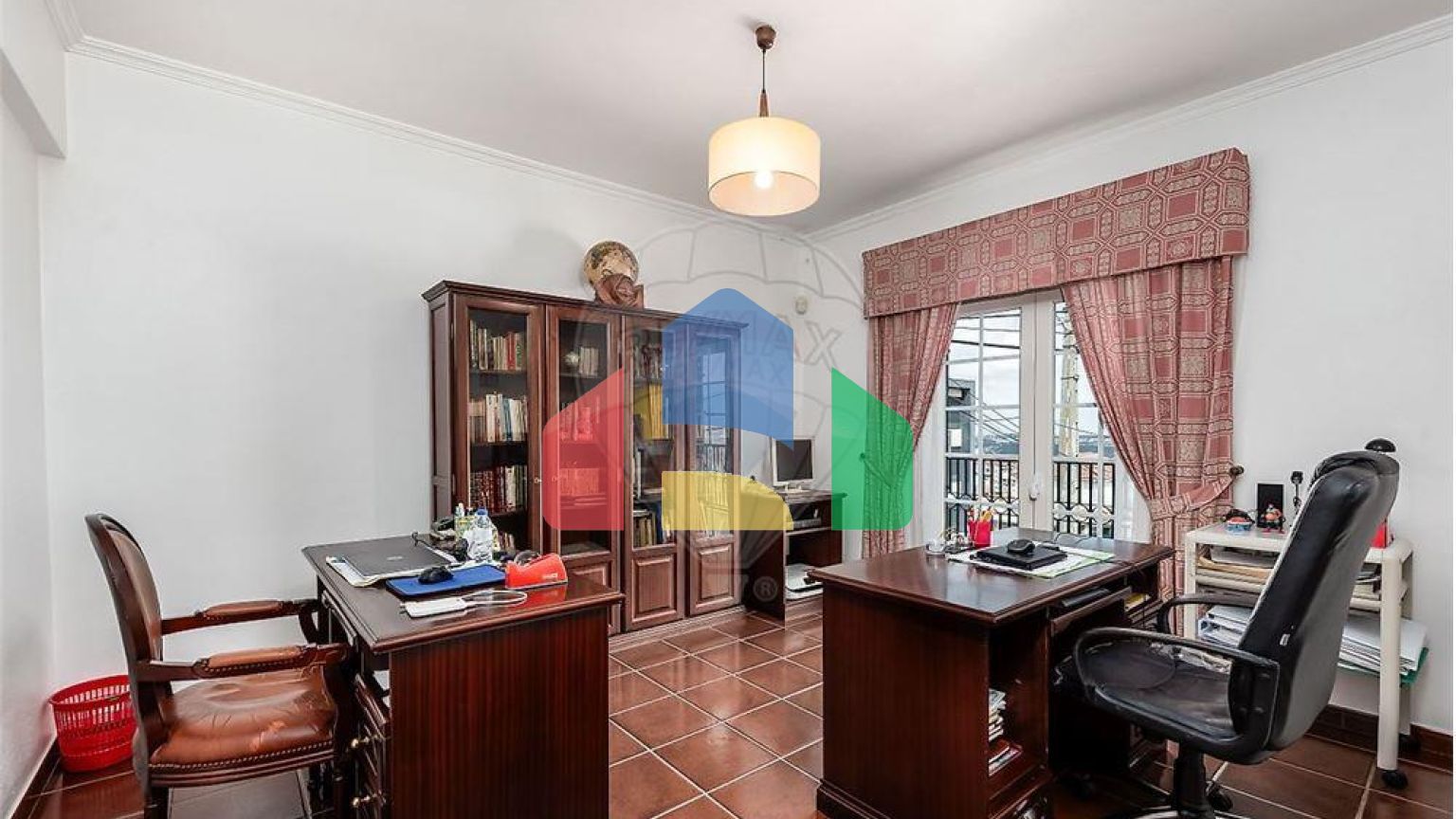 Residential - Single Family Home - T6 - Pontinha e Famões, Odivelas - PT