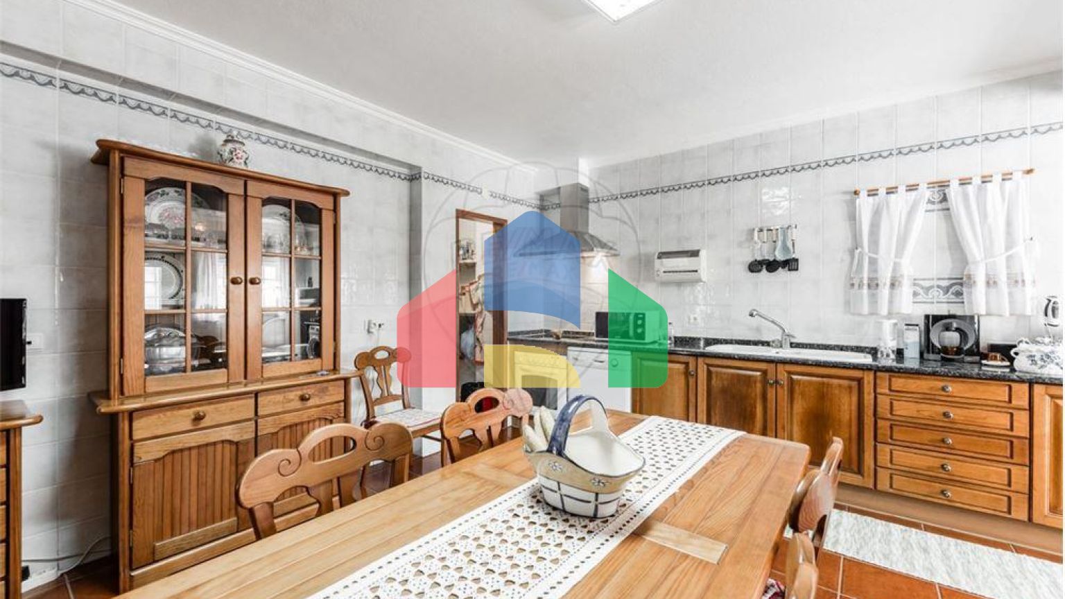 Residential - Single Family Home - T6 - Pontinha e Famões, Odivelas - PT