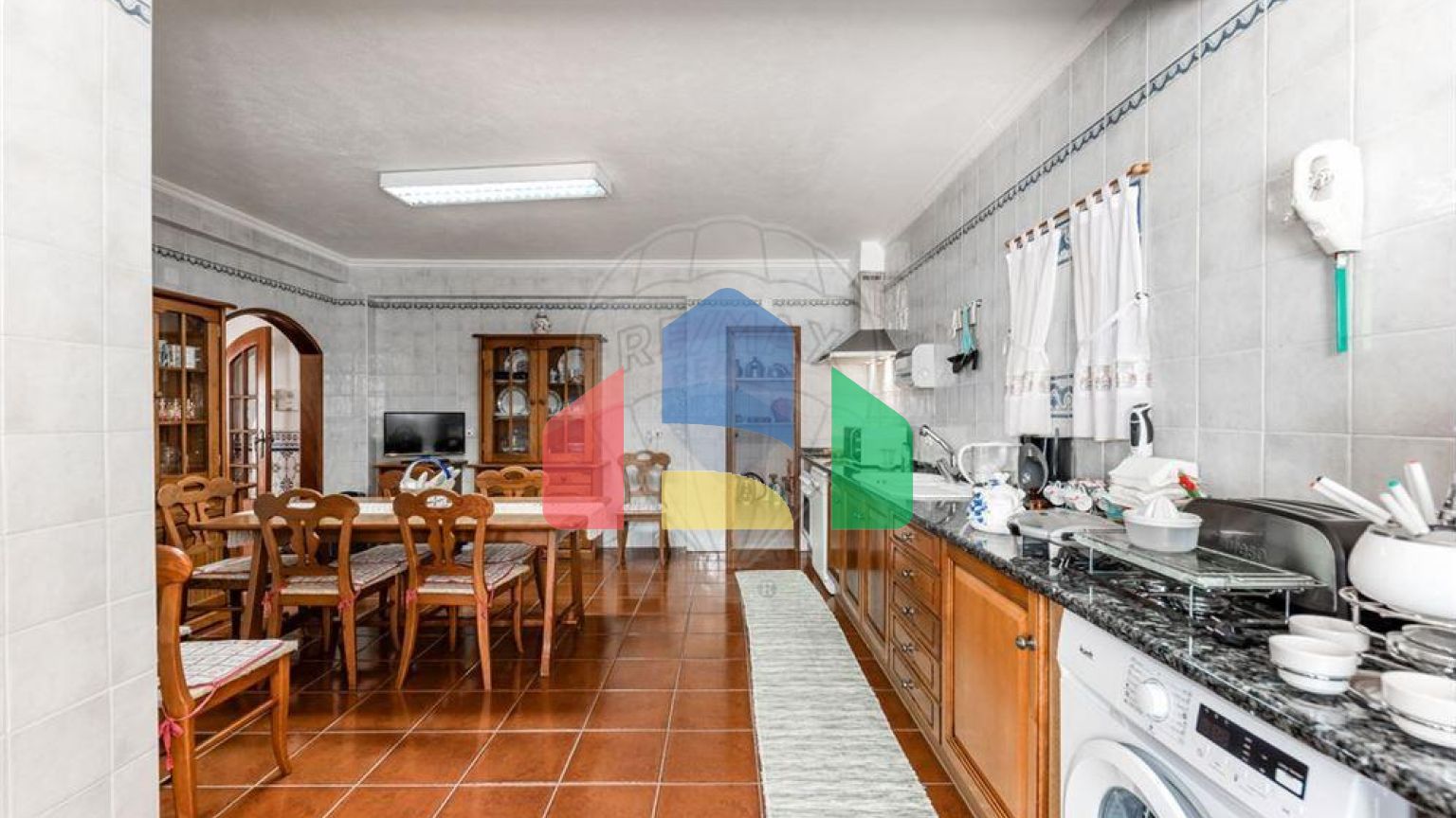 Residential - Single Family Home - T6 - Pontinha e Famões, Odivelas - PT
