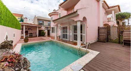 Residential - Single Family Home - T7 - Pontinha e Famões, Odivelas - PT