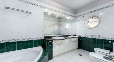 Residential - Single Family Home - T7 - Pontinha e Famões, Odivelas - PT