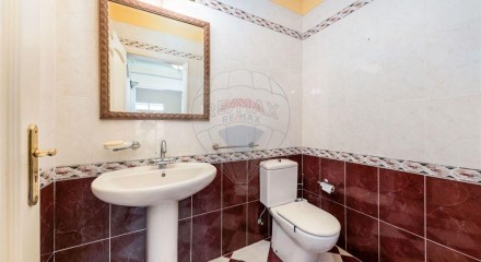 Residential - Single Family Home - T7 - Pontinha e Famões, Odivelas - PT