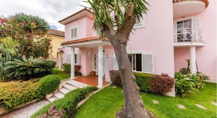 Residential - Single Family Home - T7 - Pontinha e Famões, Odivelas - PT