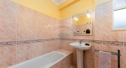Residential - Single Family Home - T7 - Pontinha e Famões, Odivelas - PT