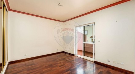 Residential - Single Family Home - T7 - Pontinha e Famões, Odivelas - PT