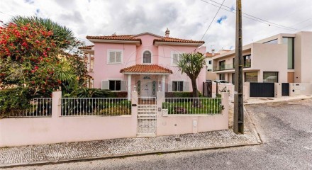 Residential - Single Family Home - T7 - Pontinha e Famões, Odivelas - PT