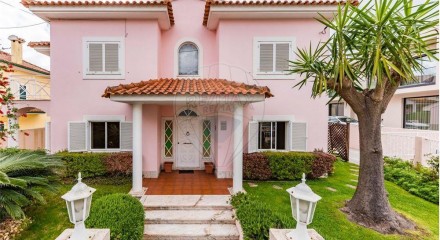 Residential - Single Family Home - T7 - Pontinha e Famões, Odivelas - PT