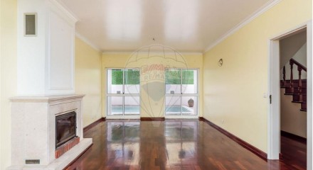 Residential - Single Family Home - T7 - Pontinha e Famões, Odivelas - PT