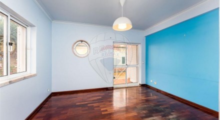 Residential - Single Family Home - T7 - Pontinha e Famões, Odivelas - PT