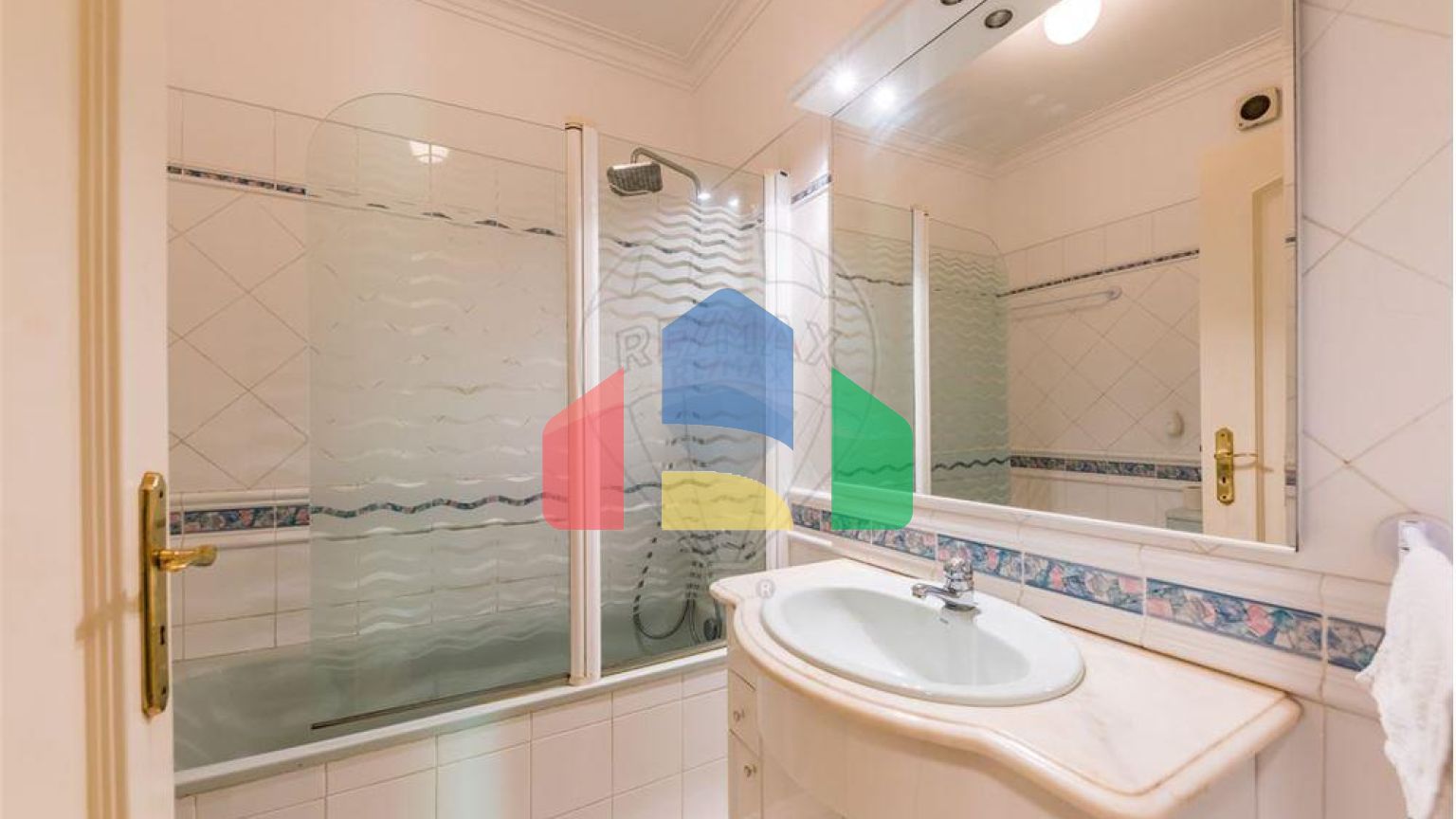 Residential - Single Family Home - T7 - Pontinha e Famões, Odivelas - PT