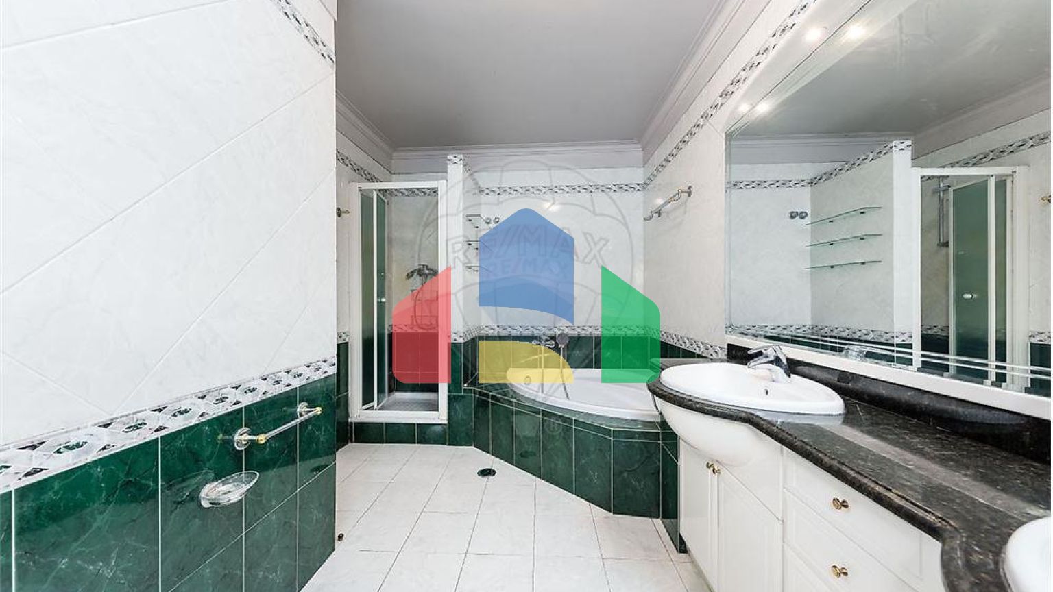 Residential - Single Family Home - T7 - Pontinha e Famões, Odivelas - PT