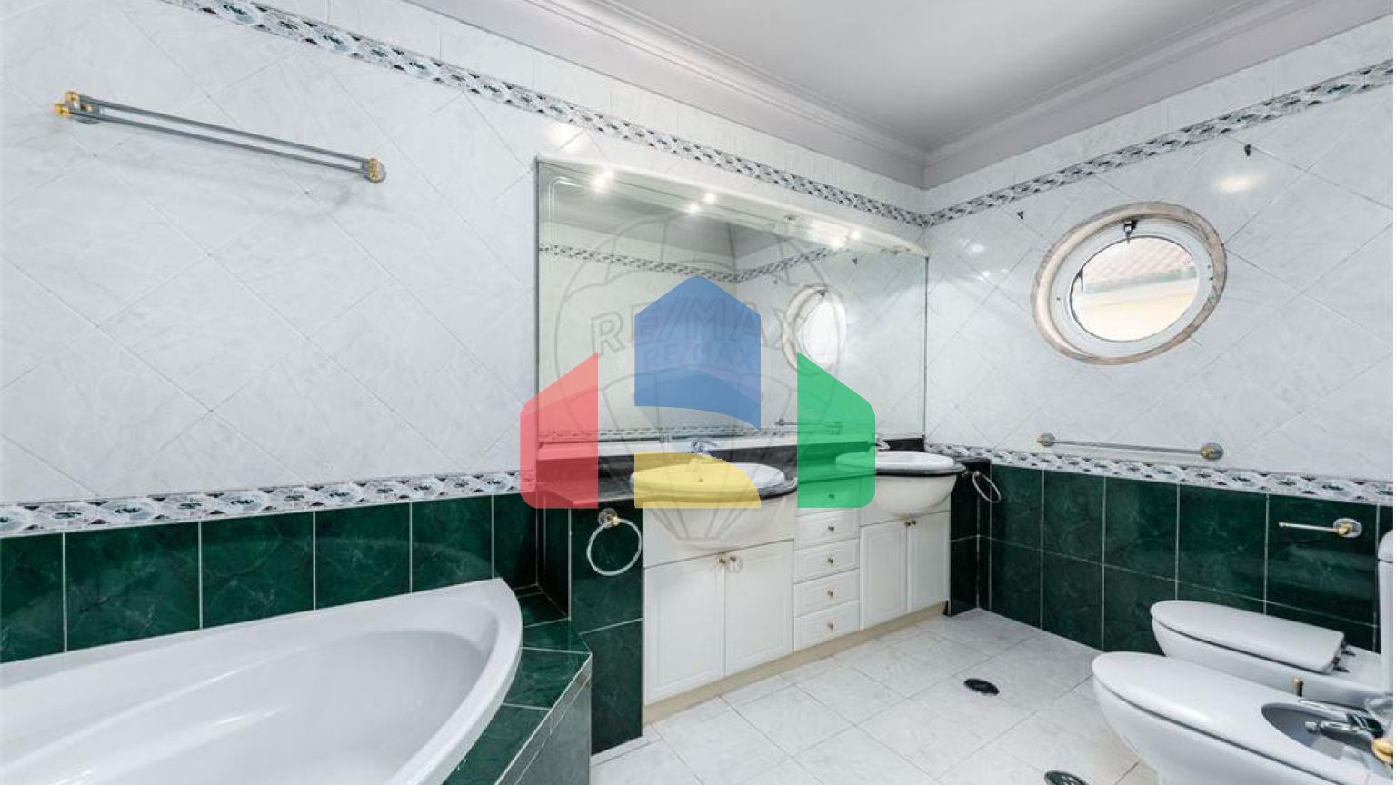 Residential - Single Family Home - T7 - Pontinha e Famões, Odivelas - PT