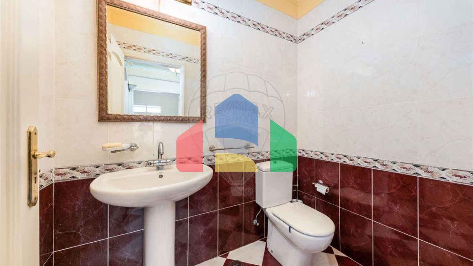 Residential - Single Family Home - T7 - Pontinha e Famões, Odivelas - PT