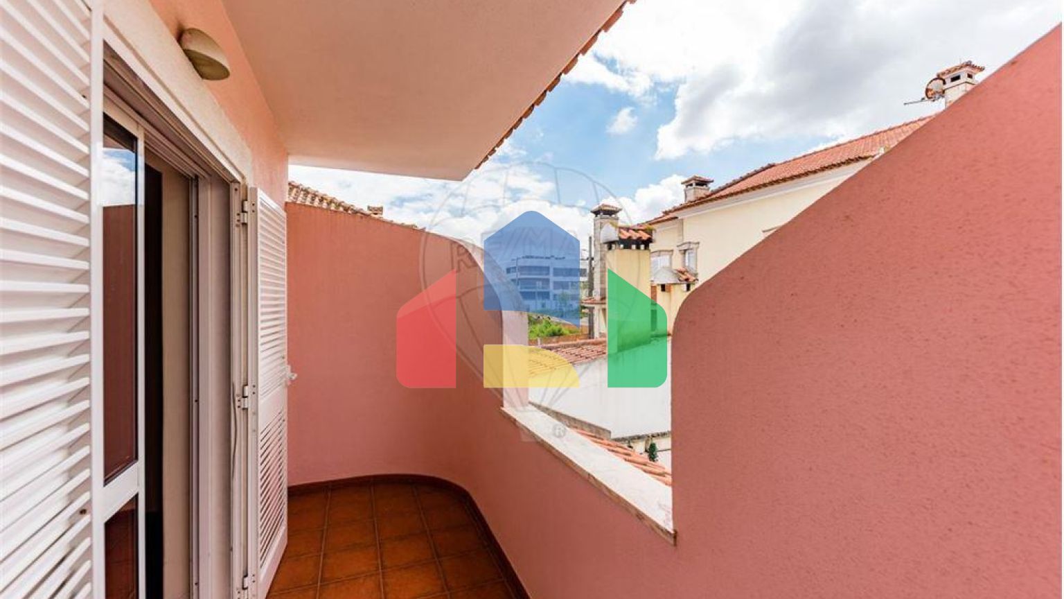 Residential - Single Family Home - T7 - Pontinha e Famões, Odivelas - PT