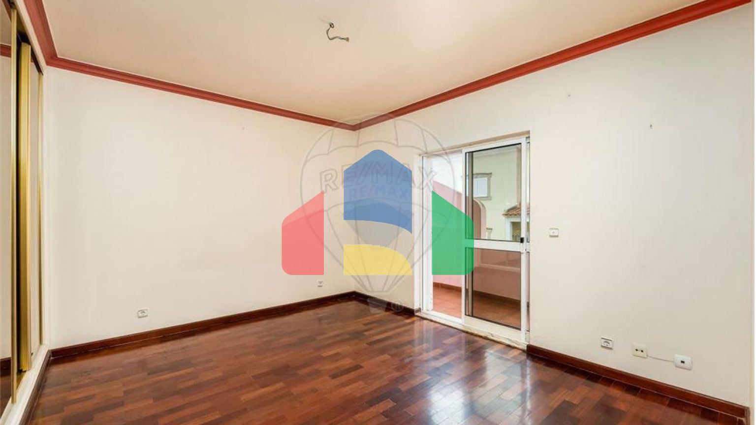 Residential - Single Family Home - T7 - Pontinha e Famões, Odivelas - PT