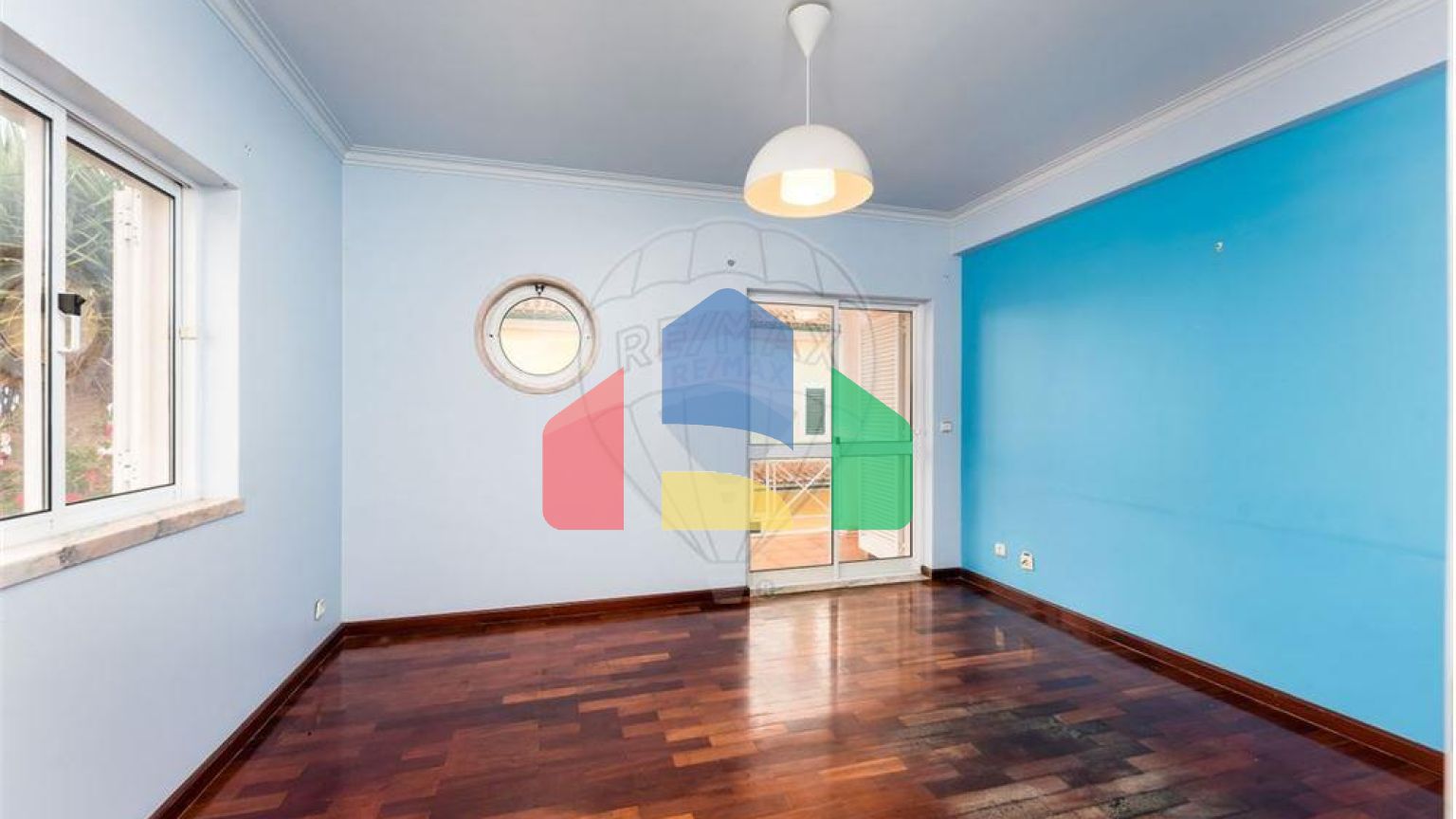 Residential - Single Family Home - T7 - Pontinha e Famões, Odivelas - PT