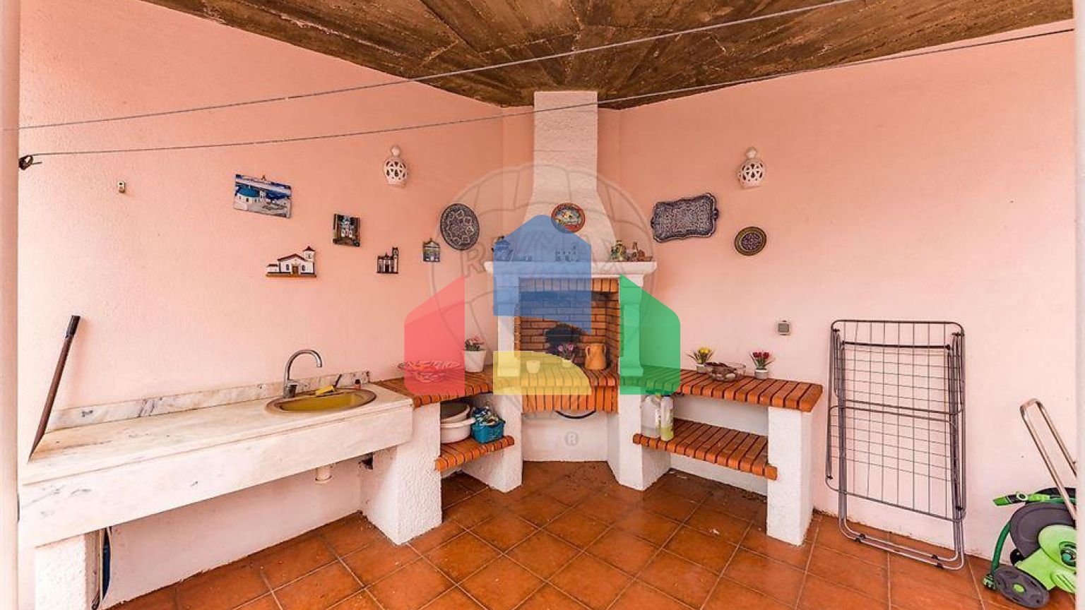 Residential - Single Family Home - T7 - Pontinha e Famões, Odivelas - PT