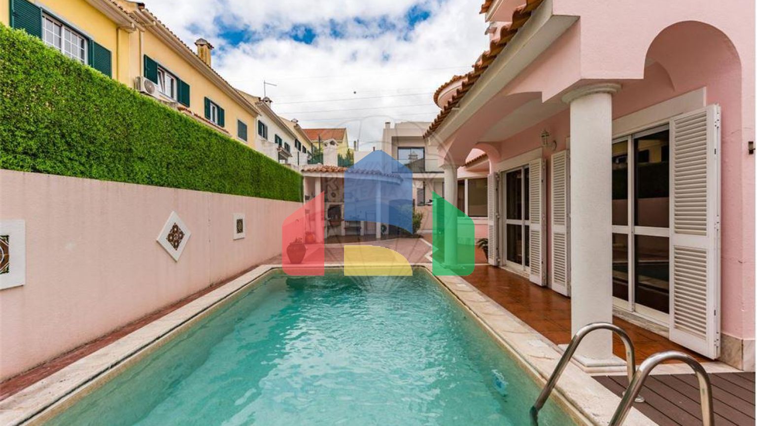 Residential - Single Family Home - T7 - Pontinha e Famões, Odivelas - PT