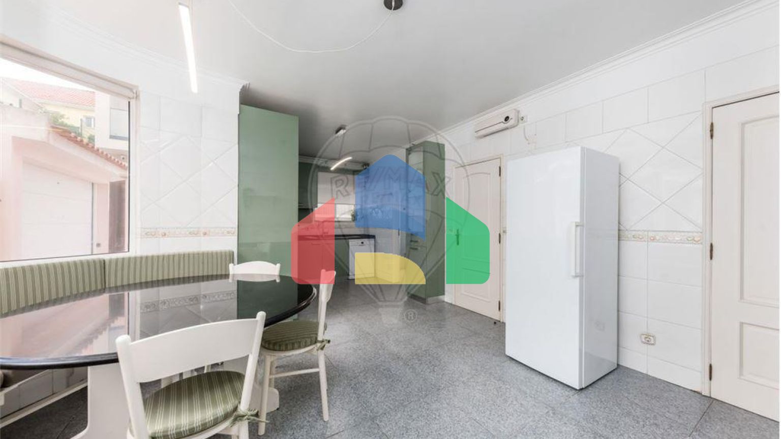 Residential - Single Family Home - T7 - Pontinha e Famões, Odivelas - PT