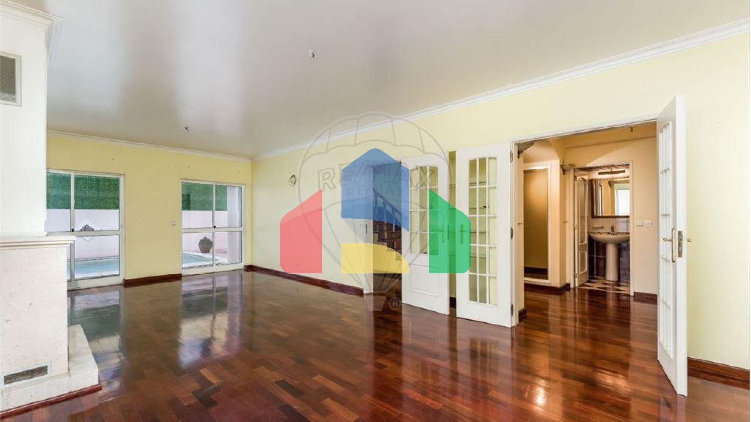 Residential - Single Family Home - T7 - Pontinha e Famões, Odivelas - PT