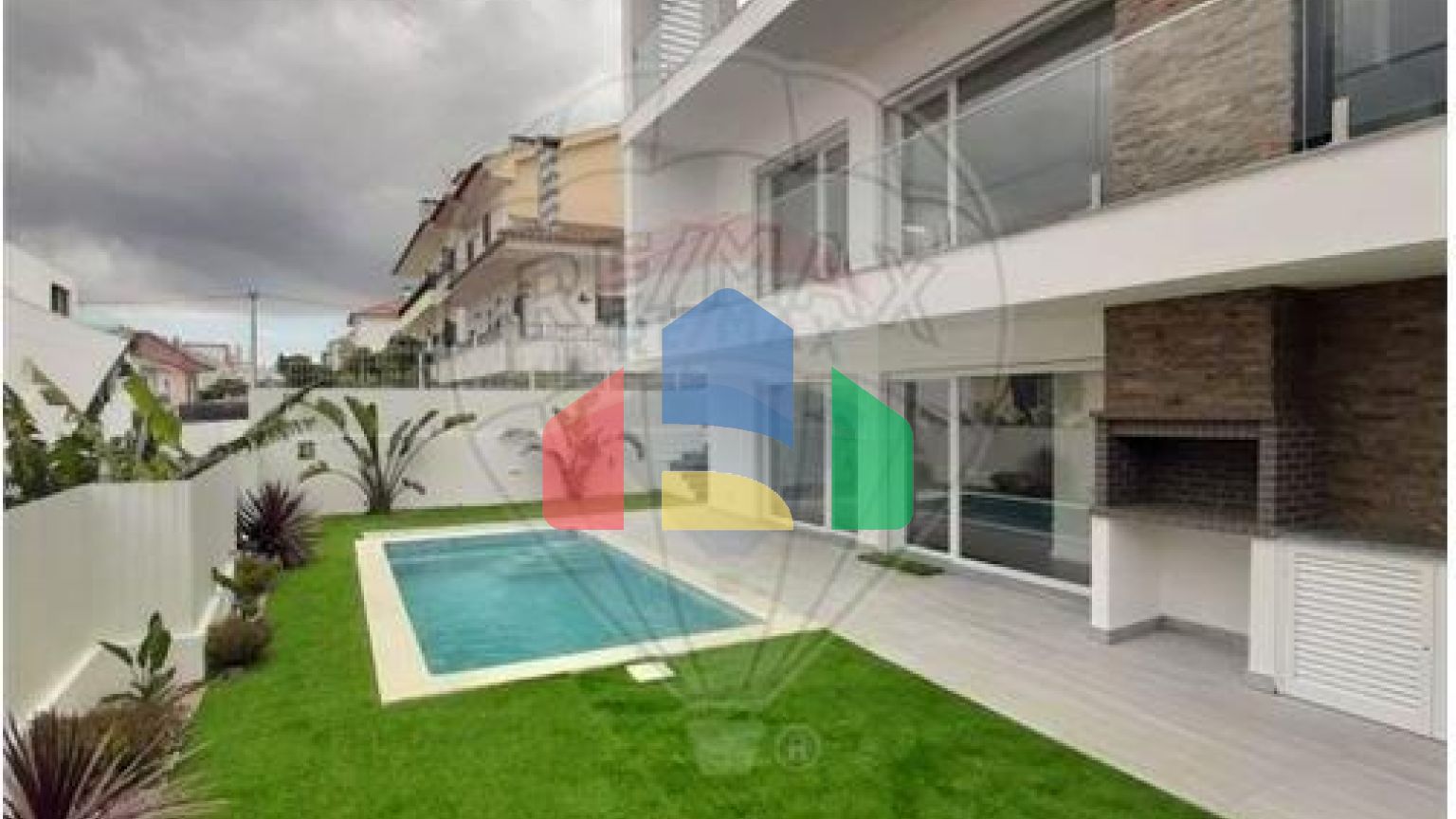 Residential - Single Family Home - T4 - Pontinha e Famões, Odivelas - PT