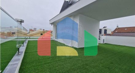 Residential - Single Family Home - T4 - Pontinha e Famões, Odivelas - PT