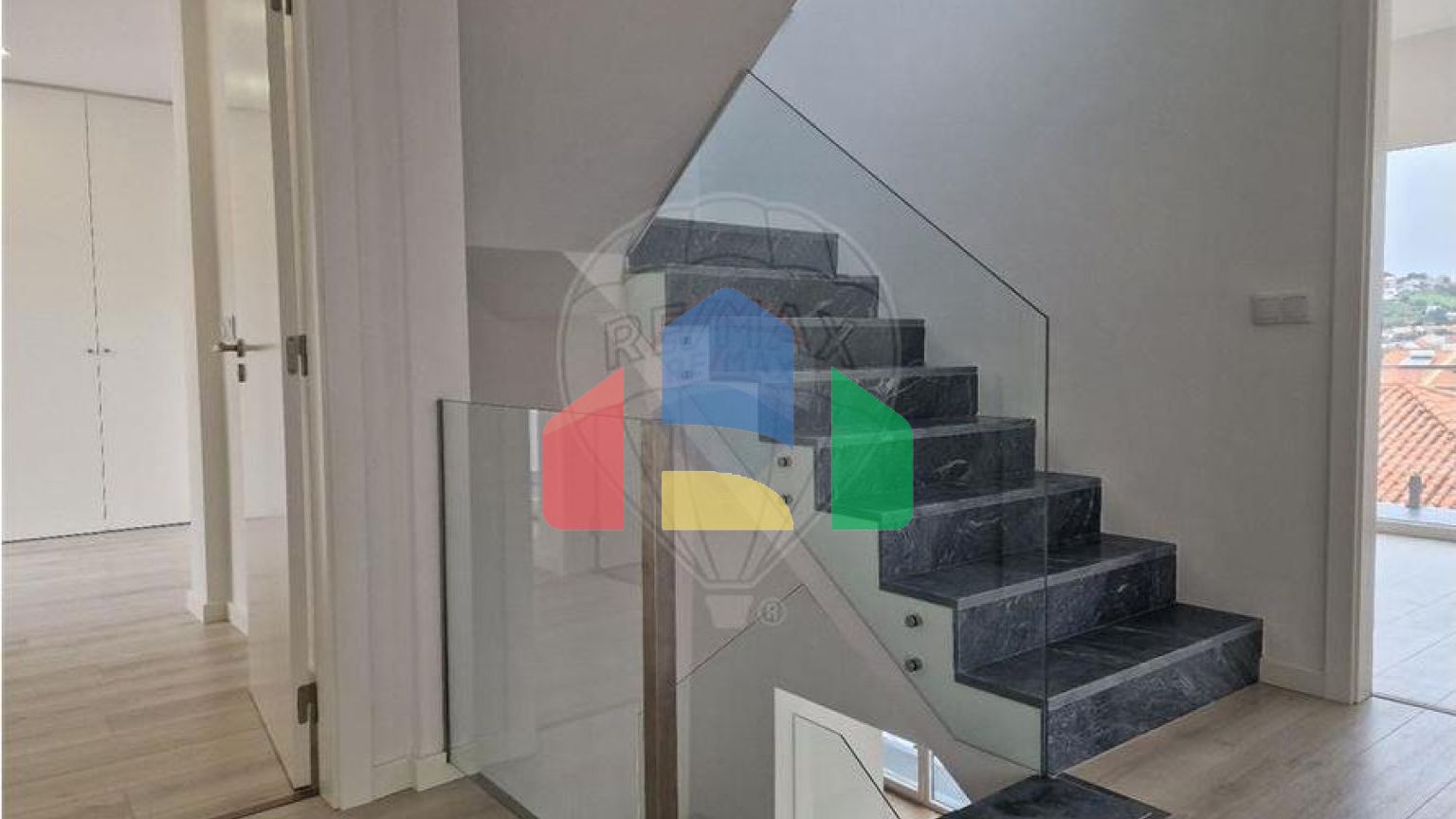 Residential - Single Family Home - T4 - Pontinha e Famões, Odivelas - PT