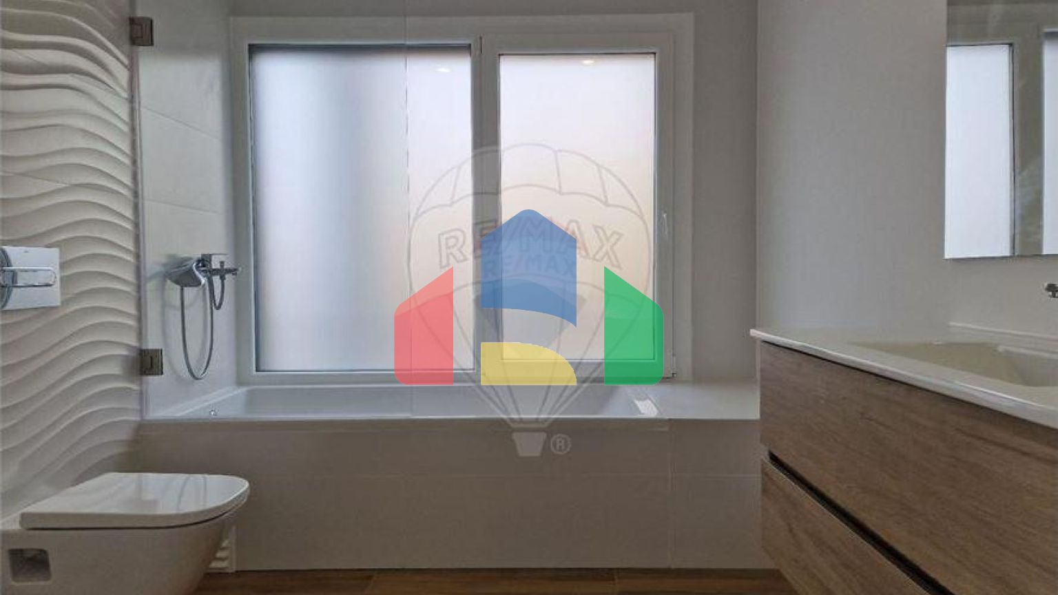 Residential - Single Family Home - T4 - Pontinha e Famões, Odivelas - PT