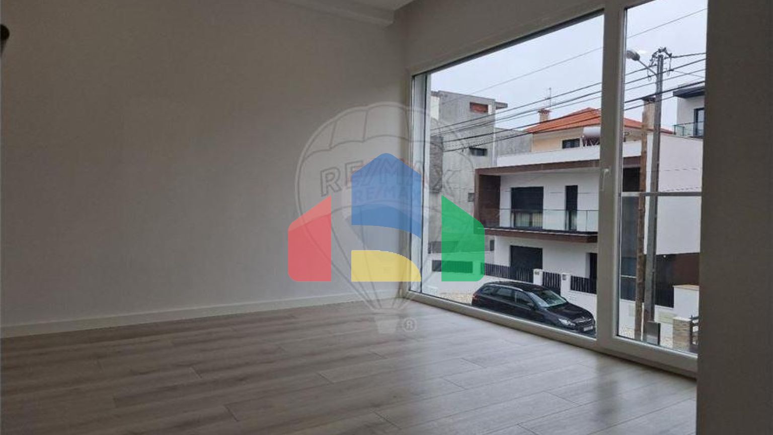 Residential - Single Family Home - T4 - Pontinha e Famões, Odivelas - PT