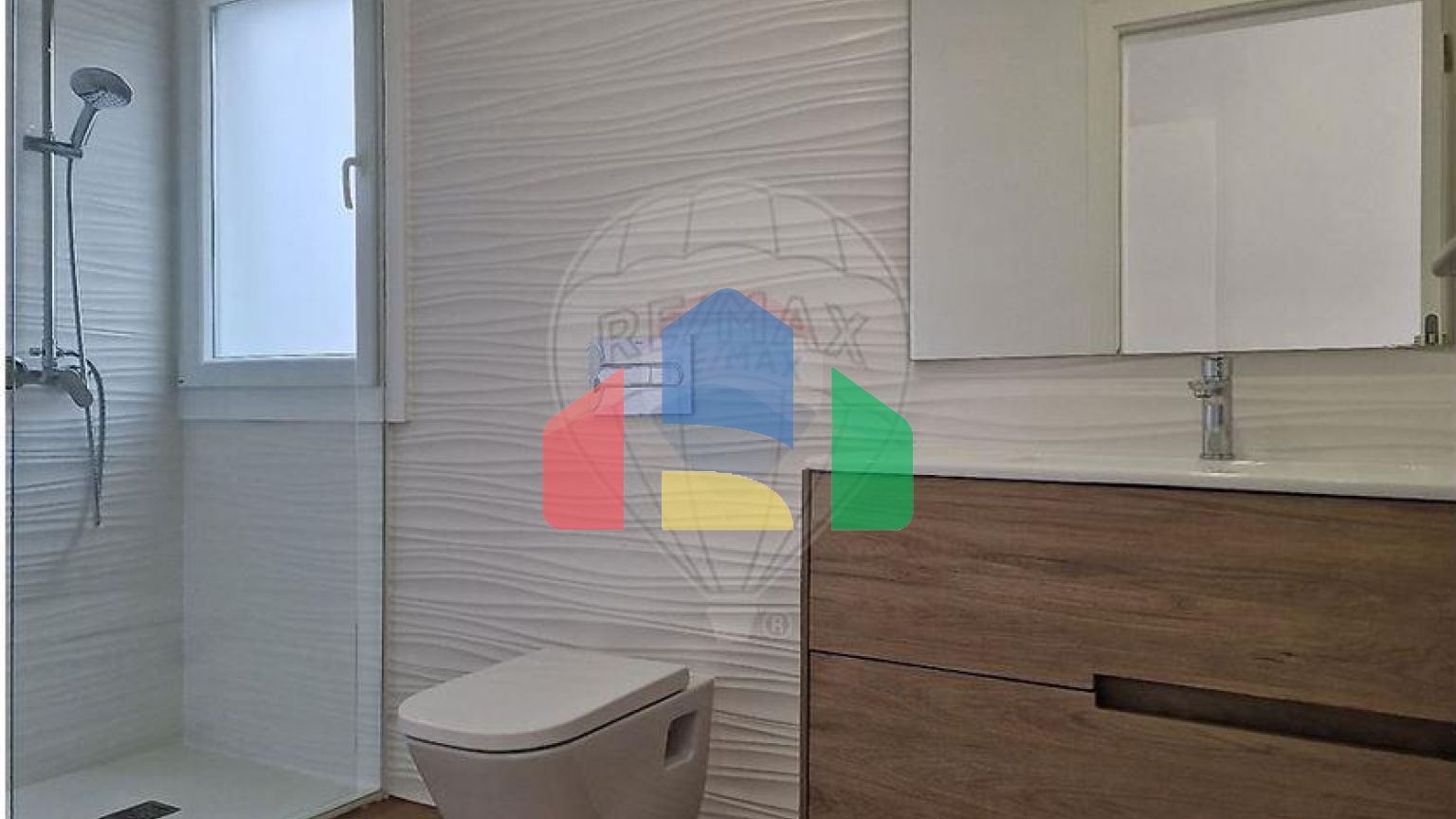 Residential - Single Family Home - T4 - Pontinha e Famões, Odivelas - PT