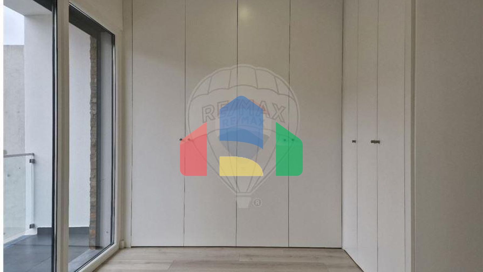 Residential - Single Family Home - T4 - Pontinha e Famões, Odivelas - PT