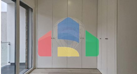 Residential - Single Family Home - T4 - Pontinha e Famões, Odivelas - PT