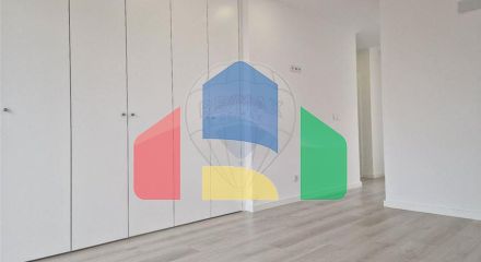 Residential - Single Family Home - T4 - Pontinha e Famões, Odivelas - PT