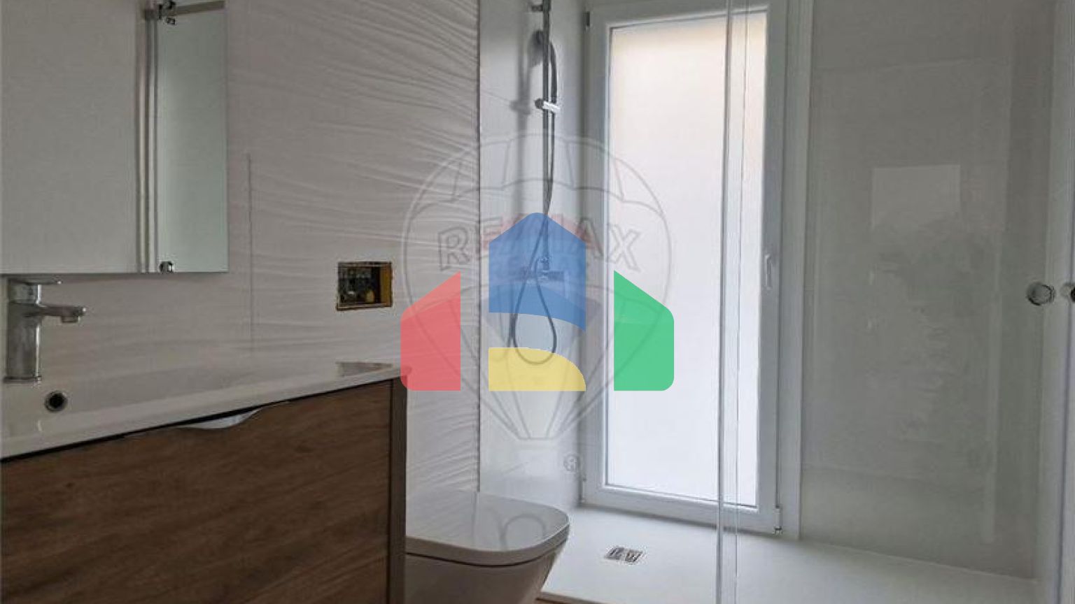 Residential - Single Family Home - T4 - Pontinha e Famões, Odivelas - PT