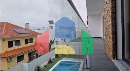 Residential - Single Family Home - T4 - Pontinha e Famões, Odivelas - PT