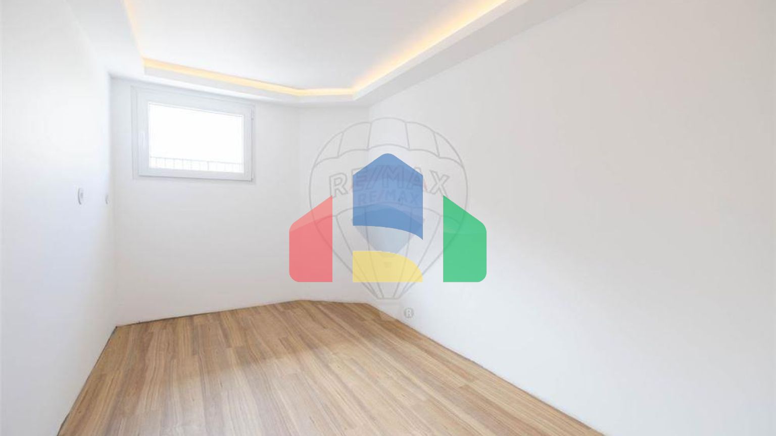 Residential - Single Family Home - T5 - Pontinha e Famões, Odivelas - PT