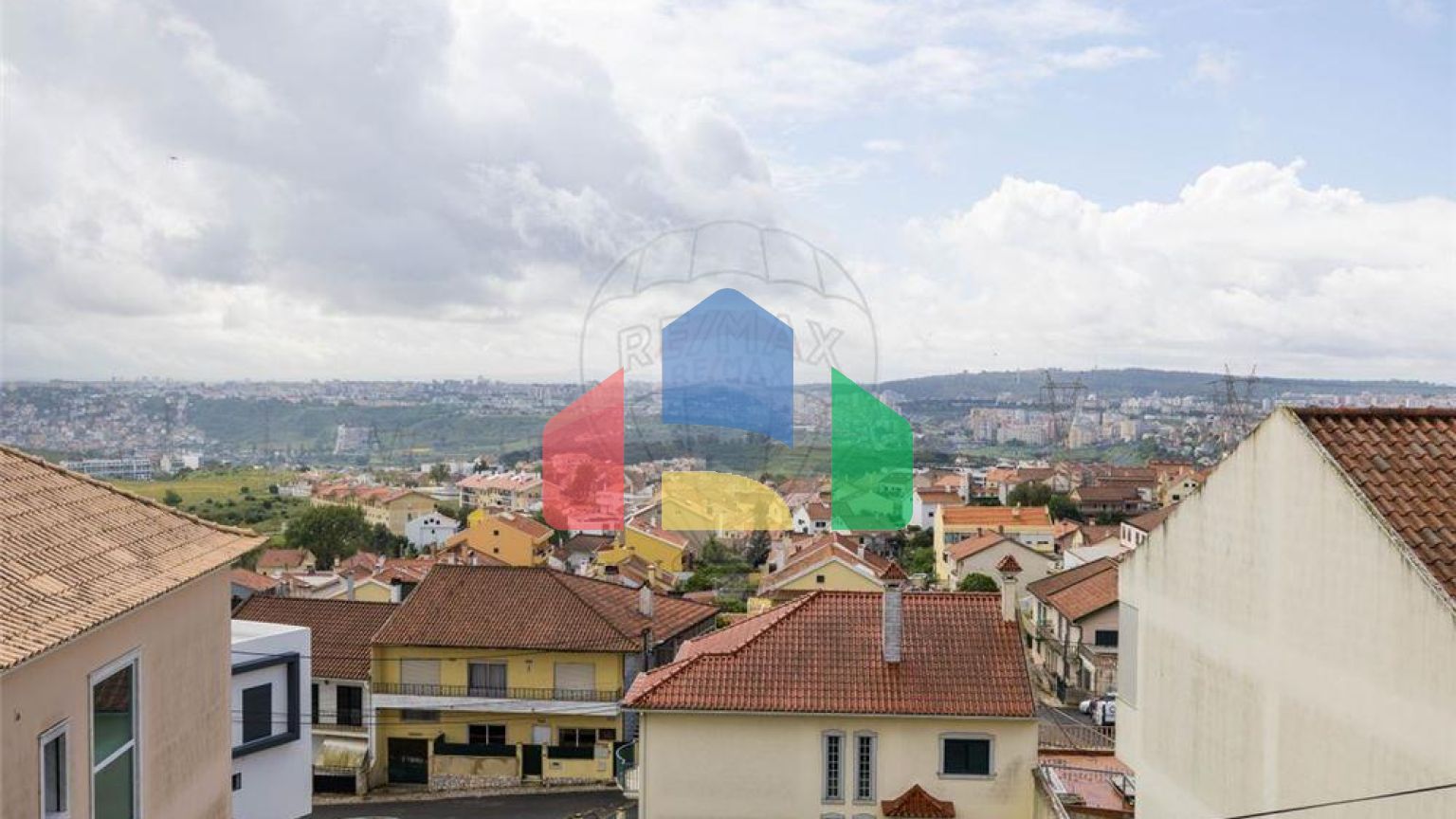 Residential - Single Family Home - T5 - Pontinha e Famões, Odivelas - PT