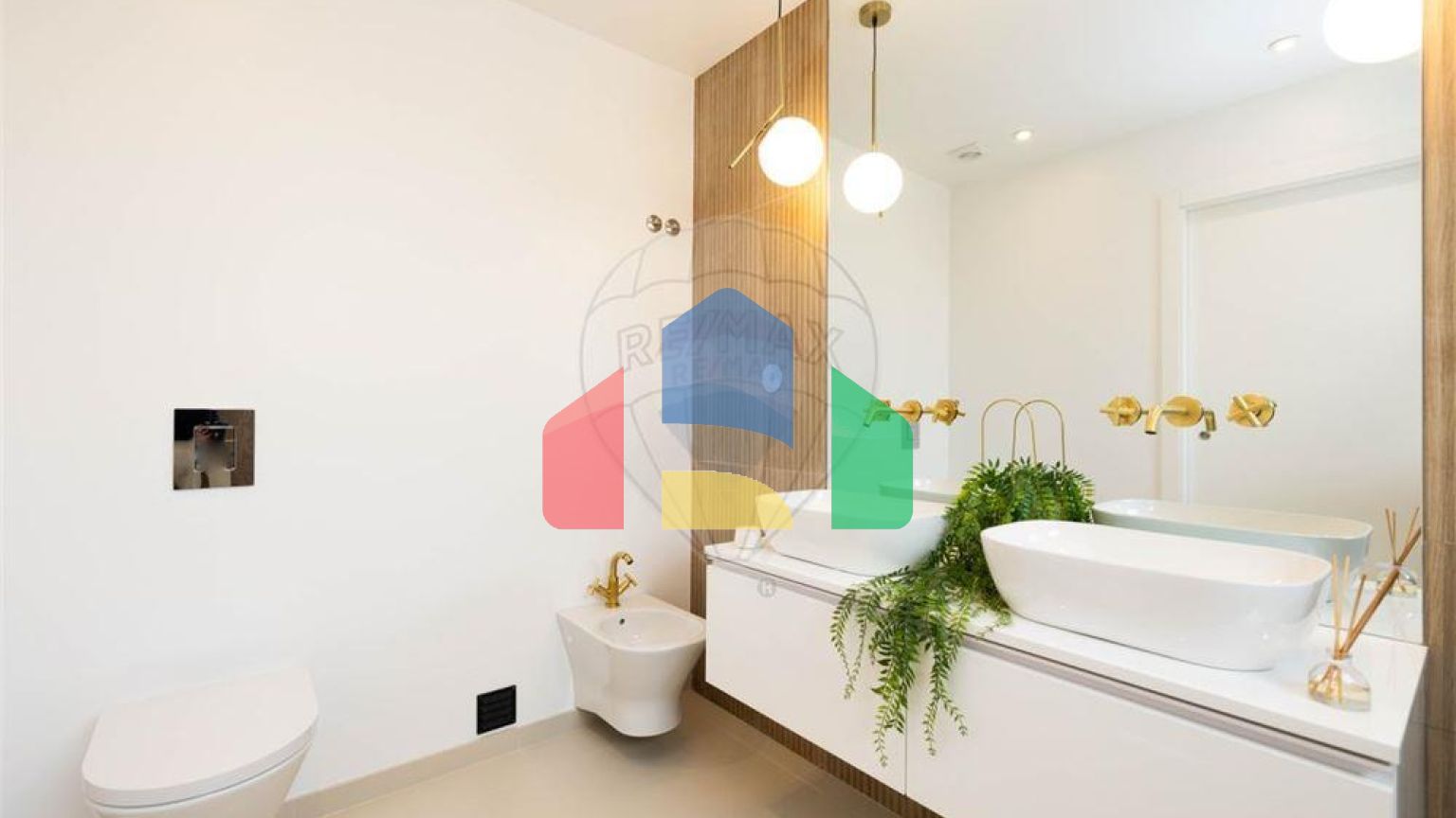 Residential - Single Family Home - T5 - Pontinha e Famões, Odivelas - PT