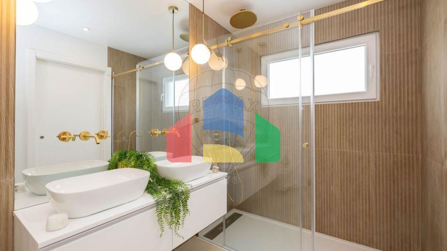 Residential - Single Family Home - T5 - Pontinha e Famões, Odivelas - PT