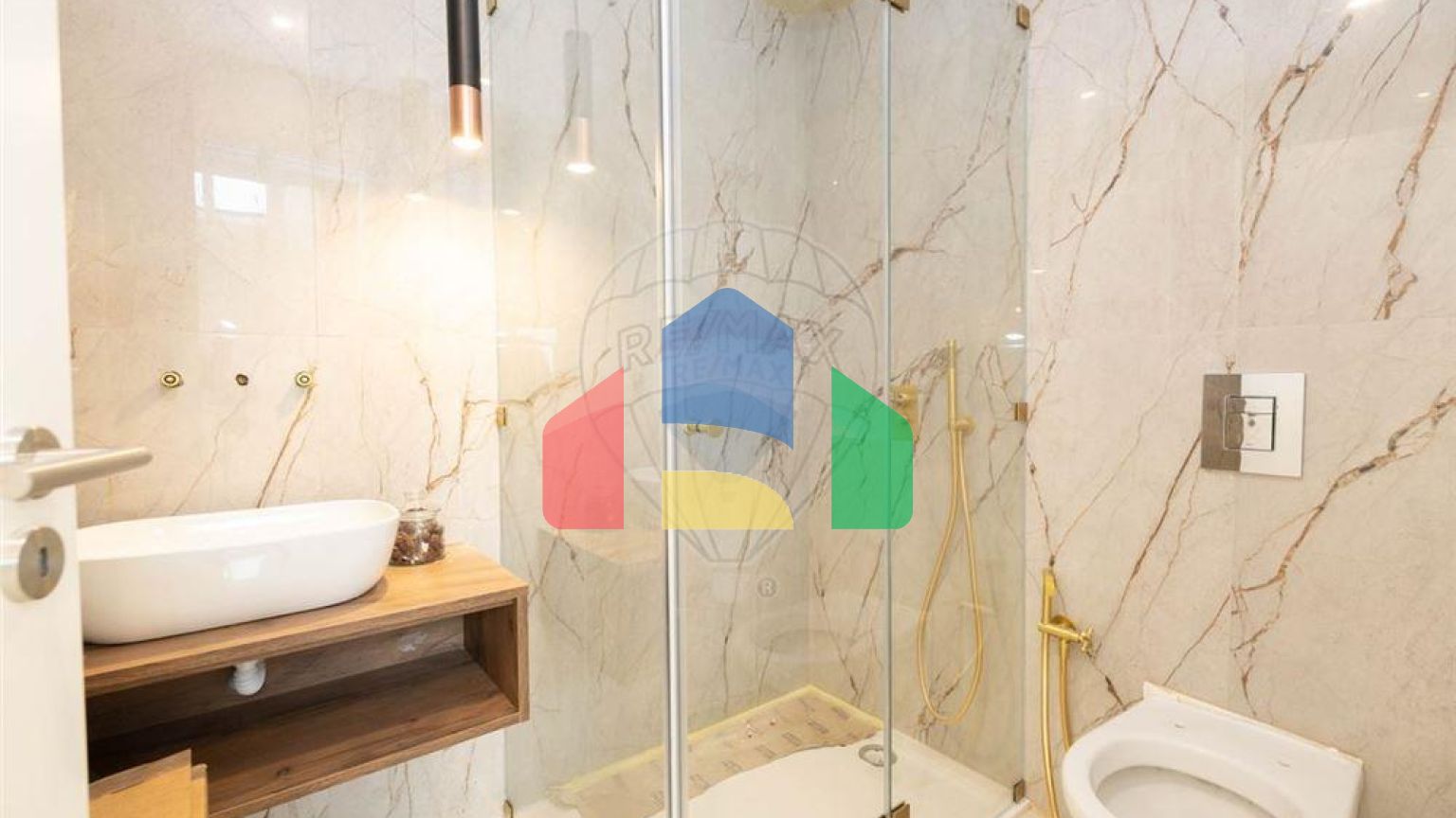 Residential - Single Family Home - T5 - Pontinha e Famões, Odivelas - PT