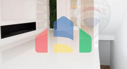 Residential - Single Family Home - T5 - Pontinha e Famões, Odivelas - PT