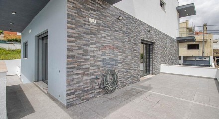 Residential - Single Family Home - T4 - Pontinha e Famões, Odivelas - PT