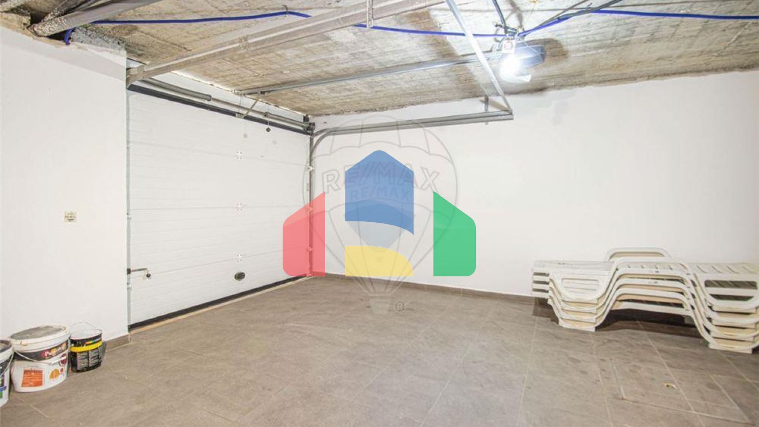 Residential - Single Family Home - T4 - Pontinha e Famões, Odivelas - PT