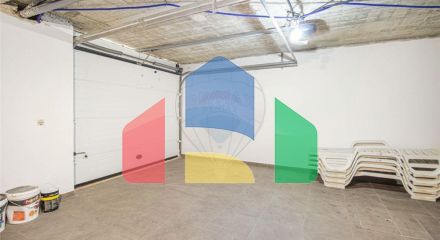 Residential - Single Family Home - T4 - Pontinha e Famões, Odivelas - PT