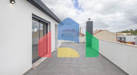 Residential - Single Family Home - T4 - Pontinha e Famões, Odivelas - PT