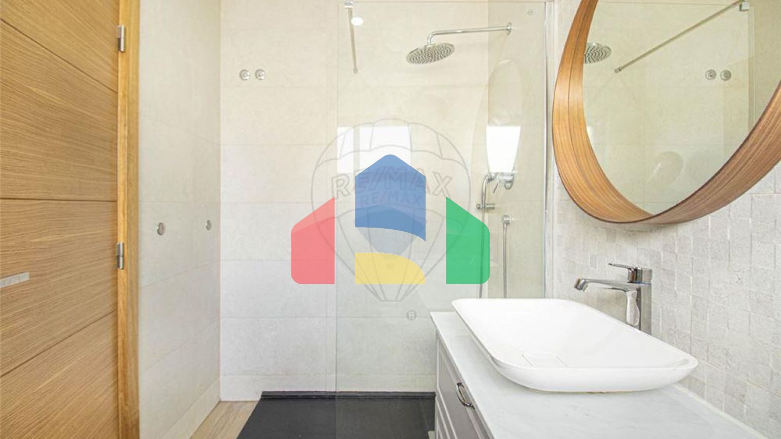 Residential - Single Family Home - T4 - Pontinha e Famões, Odivelas - PT