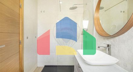 Residential - Single Family Home - T4 - Pontinha e Famões, Odivelas - PT