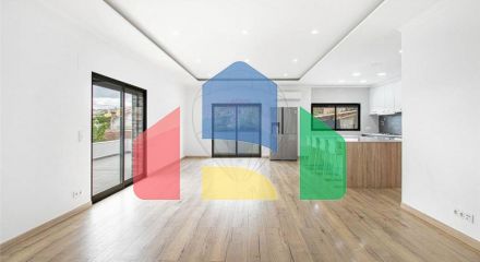 Residential - Single Family Home - T4 - Pontinha e Famões, Odivelas - PT