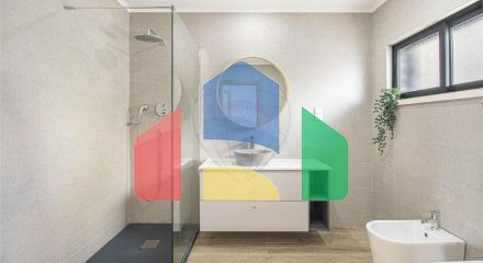 Residential - Single Family Home - T4 - Pontinha e Famões, Odivelas - PT